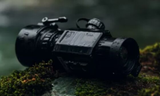 FW-C450F থার্মাল মনোкуляр, ২৬০০ মিটার সনাক্তকরণ দূরত্ব, ১৪৪০×১০৮০ OLED ডিসপ্লে এবং বহিরঙ্গন ব্যবহারের জন্য ৭.৫ ঘণ্টার ব্যাটারি লাইফ